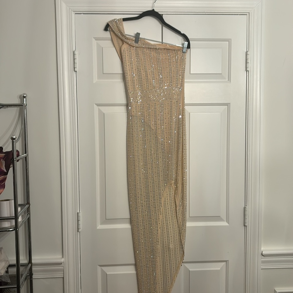 Nude asymmetrical one shoulder off shoulder dress